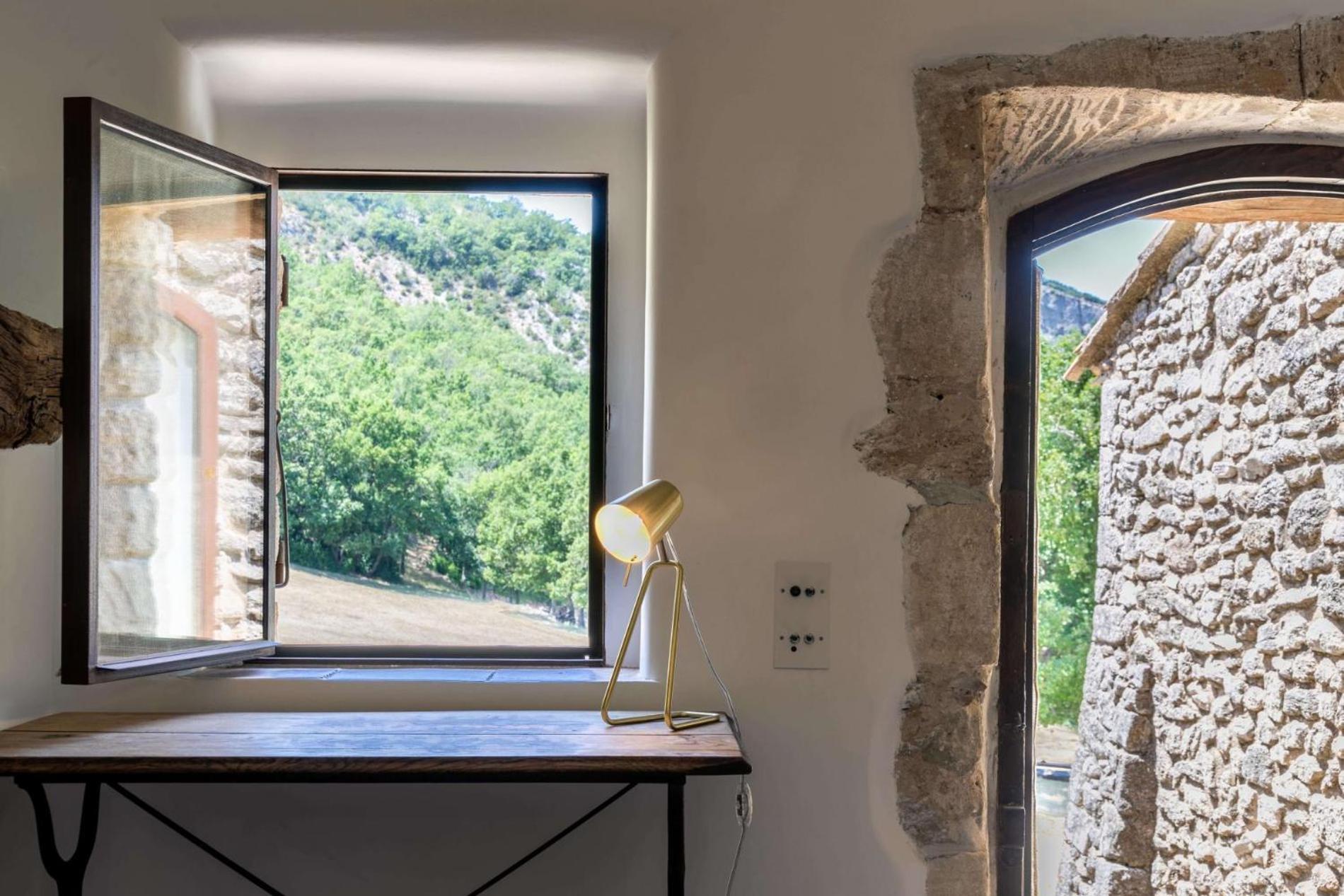 Le Domaine Du Castellas Sivergues Kültér fotó